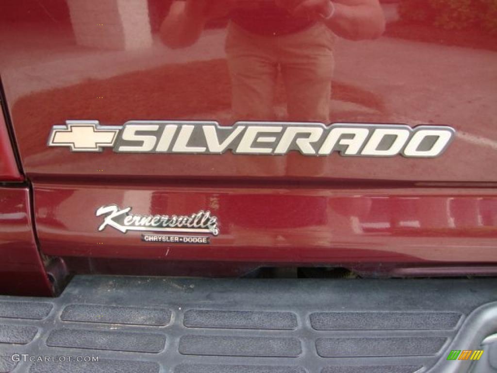 2002 Silverado 1500 LT Extended Cab 4x4 - Dark Carmine Red Metallic / Medium Gray photo #18
