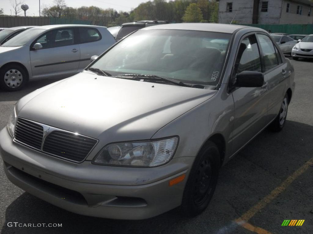 2003 Lancer ES - Coronado Sand Metallic / Tan photo #2