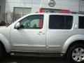 Silver Lightning Metallic - Pathfinder LE 4x4 Photo No. 17