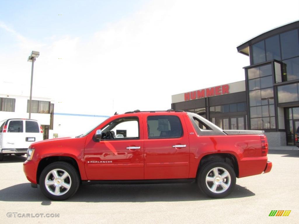 2007 Avalanche LTZ 4WD - Victory Red / Ebony photo #1