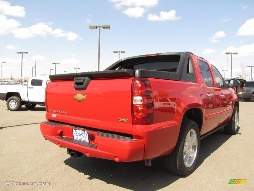 2007 Avalanche LTZ 4WD - Victory Red / Ebony photo #3