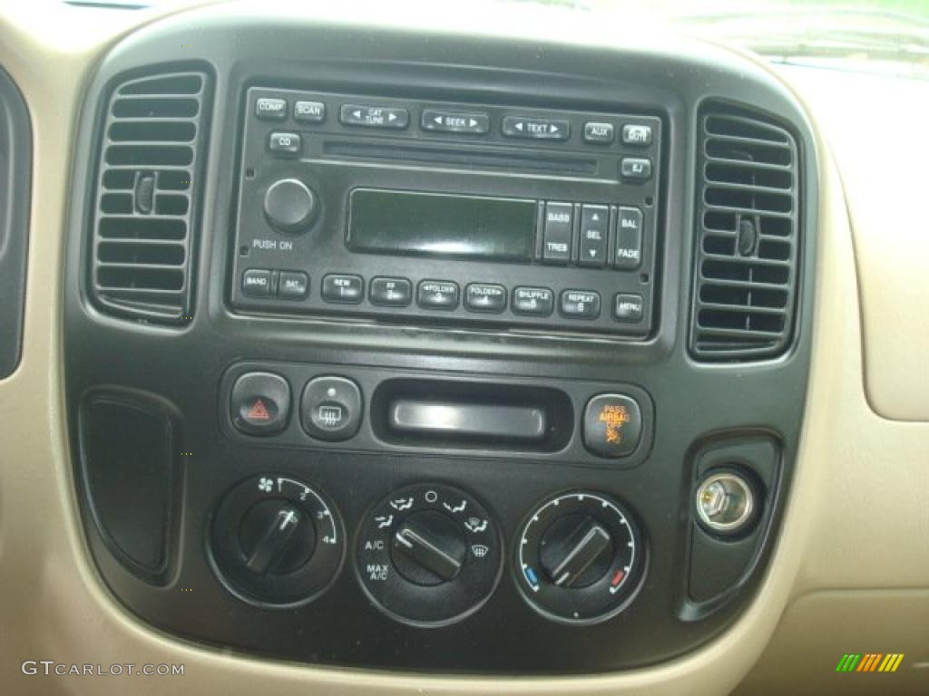 2007 Escape XLS - Vista Blue Metallic / Medium/Dark Pebble photo #16