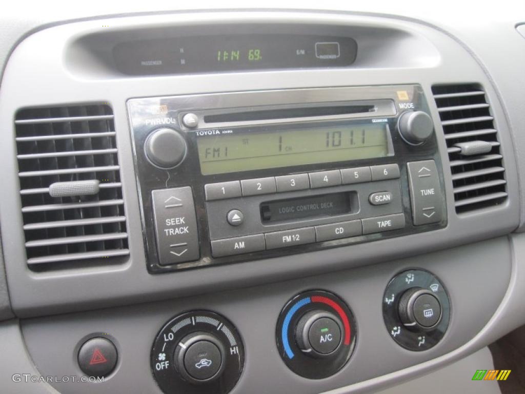 2004 Camry LE - Black / Stone photo #14