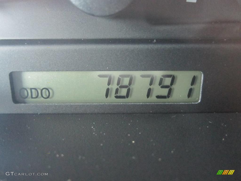 2004 Camry LE - Black / Stone photo #15