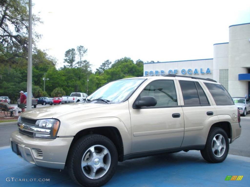 2006 TrailBlazer LS - Sandstone Metallic / Light Cashmere/Ebony photo #1