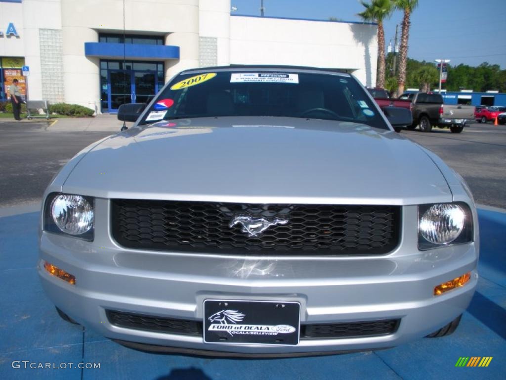 2007 Mustang V6 Premium Convertible - Satin Silver Metallic / Light Graphite photo #8