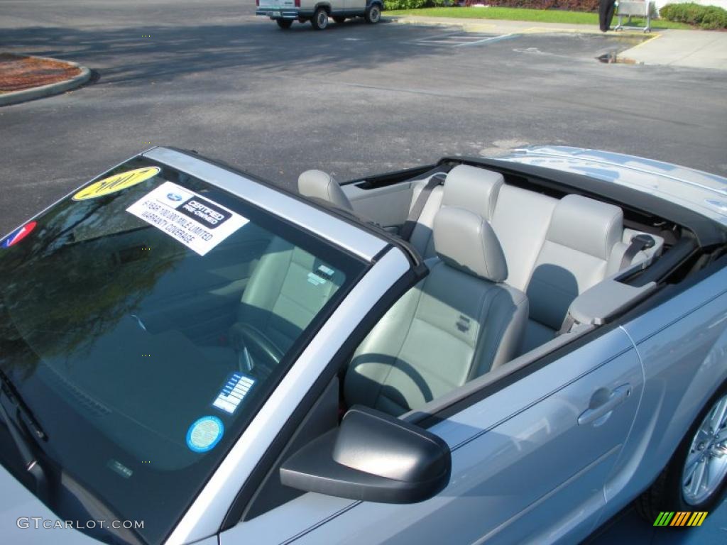 2007 Mustang V6 Premium Convertible - Satin Silver Metallic / Light Graphite photo #10