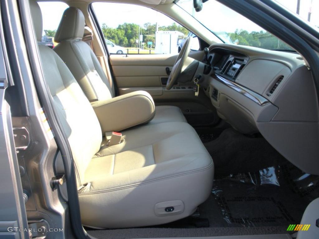 2004 Crown Victoria LX - Arizona Beige Metallic / Medium Parchment photo #15