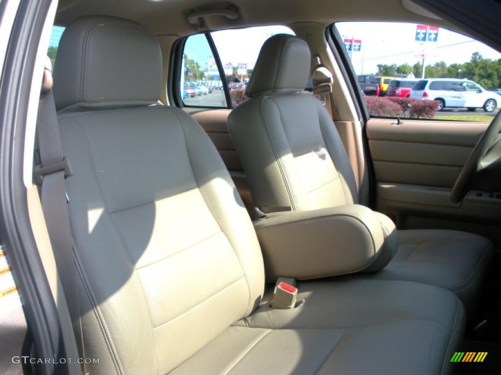 2004 Crown Victoria LX - Arizona Beige Metallic / Medium Parchment photo #16