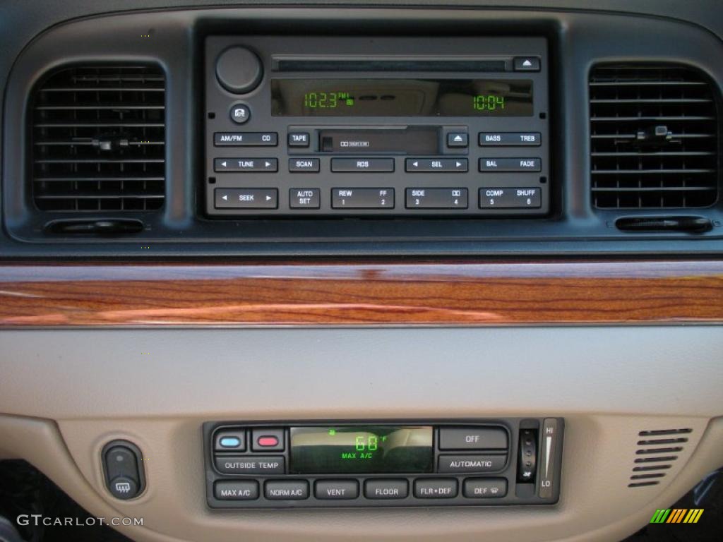 2004 Crown Victoria LX - Arizona Beige Metallic / Medium Parchment photo #21