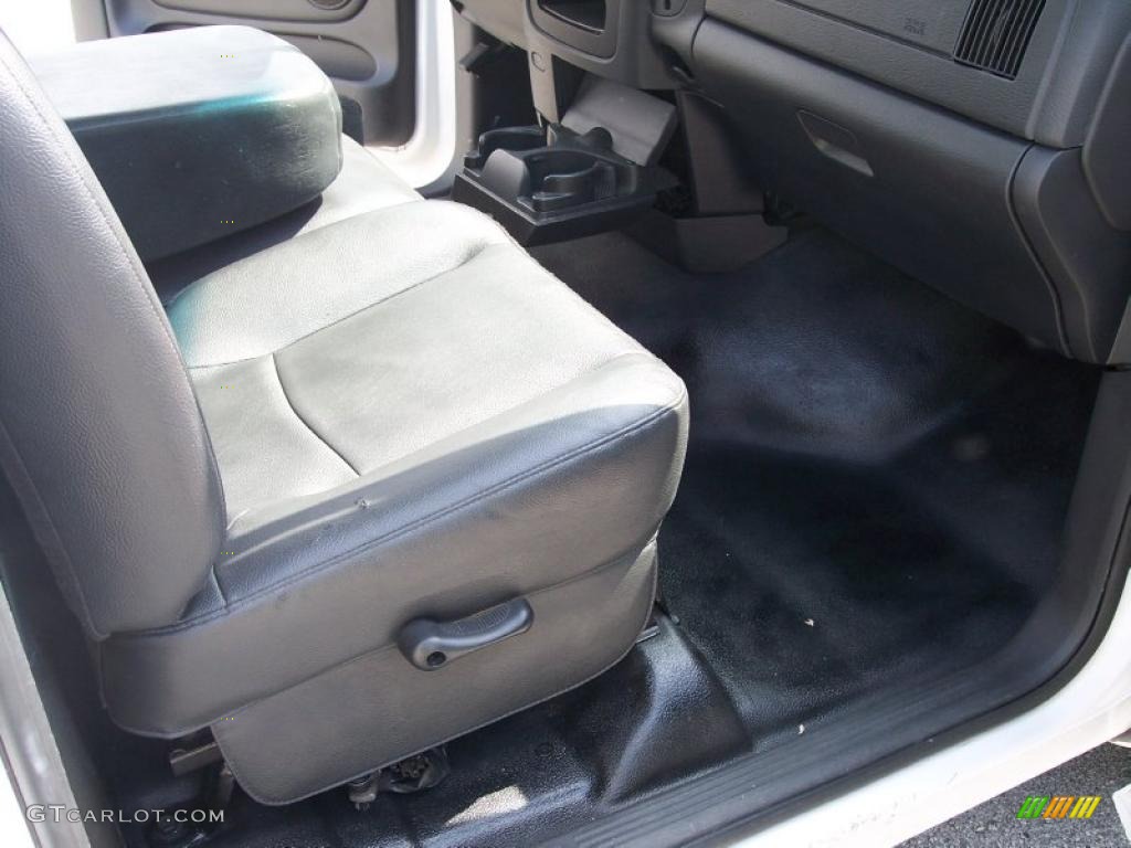 2004 Ram 1500 ST Regular Cab - Bright White / Dark Slate Gray photo #8