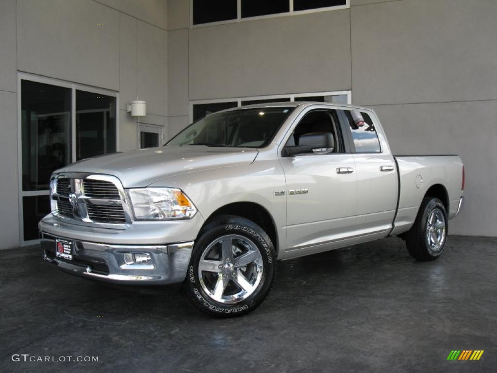 2010 Ram 1500 Big Horn Quad Cab - Light Graystone Pearl / Dark Slate/Medium Graystone photo #2