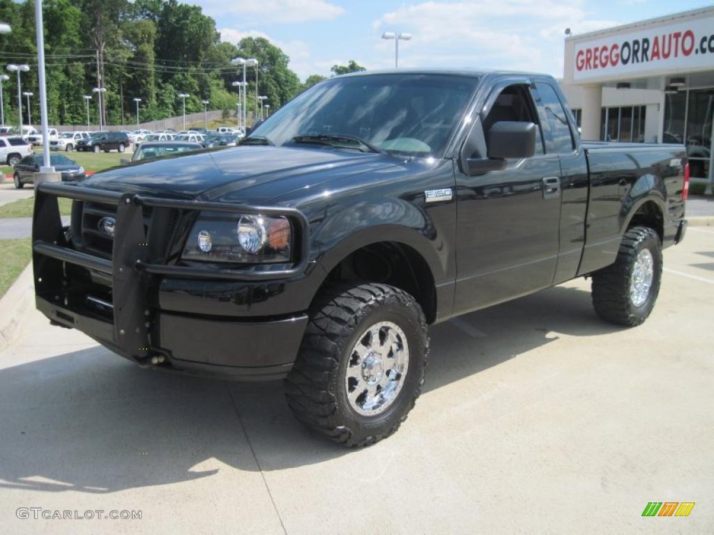 2004 F150 STX Regular Cab 4x4 - Black / Dark Flint photo #1