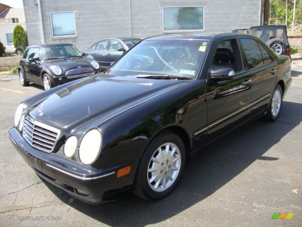 2001 E 320 Sedan - Black / Charcoal photo #2