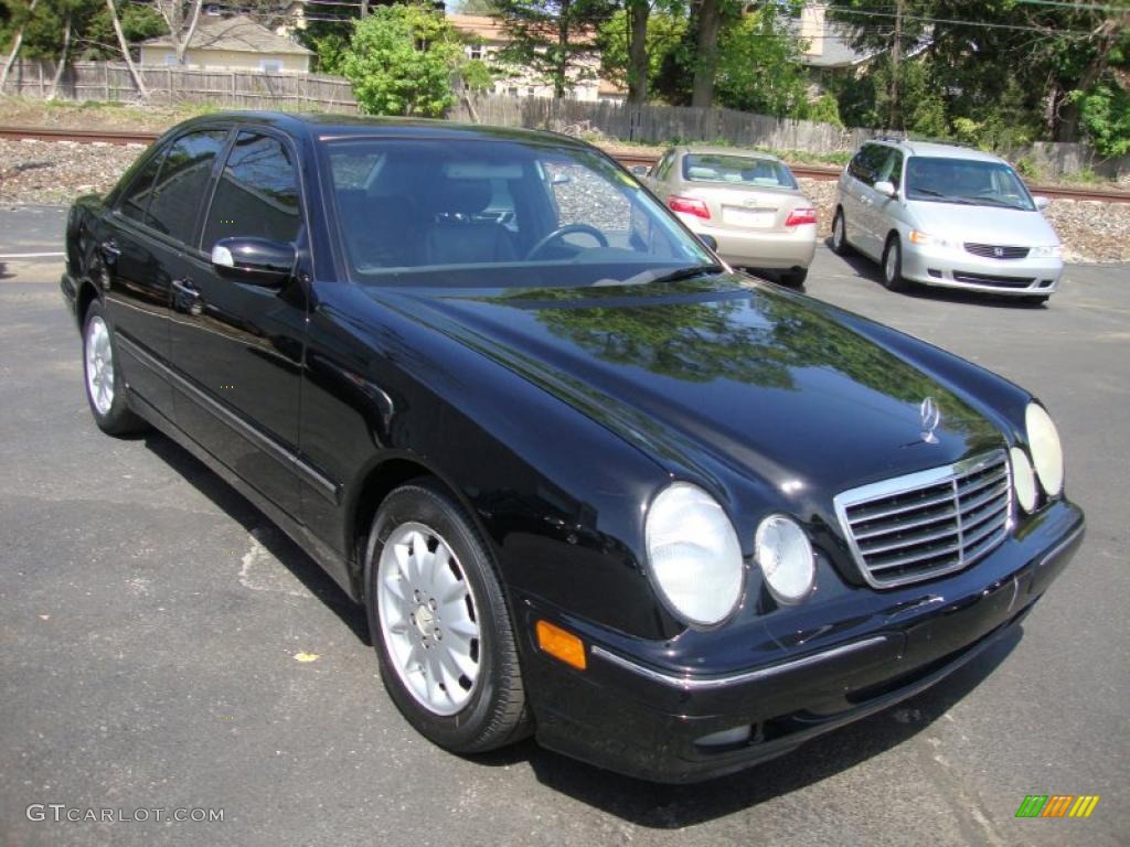 2001 E 320 Sedan - Black / Charcoal photo #4