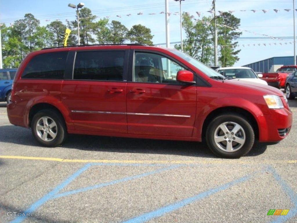 2009 Grand Caravan SXT - Inferno Red Crystal Pearl / Medium Slate Gray/Light Shale photo #5