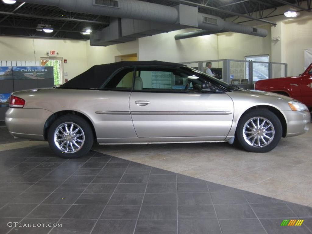 2002 Sebring LXi Convertible - Light Almond Pearl Metallic / Sandstone photo #3