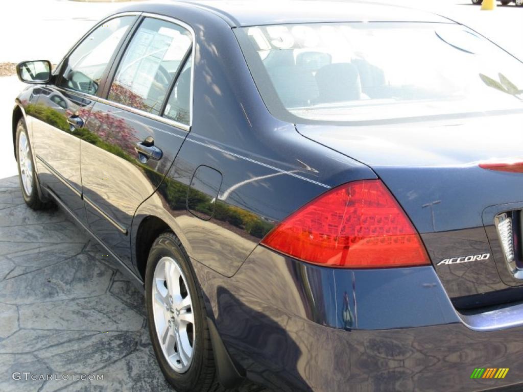 2007 Accord SE Sedan - Royal Blue Pearl / Gray photo #7