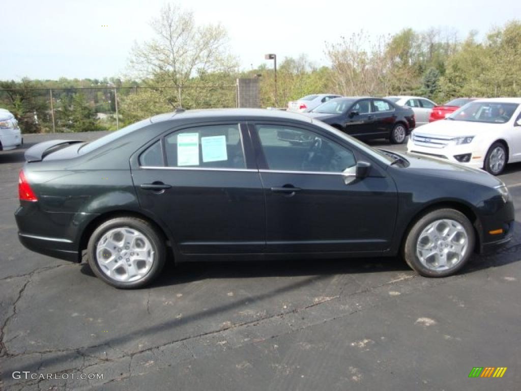 2010 Fusion SE V6 - Atlantis Green Metallic / Charcoal Black photo #2