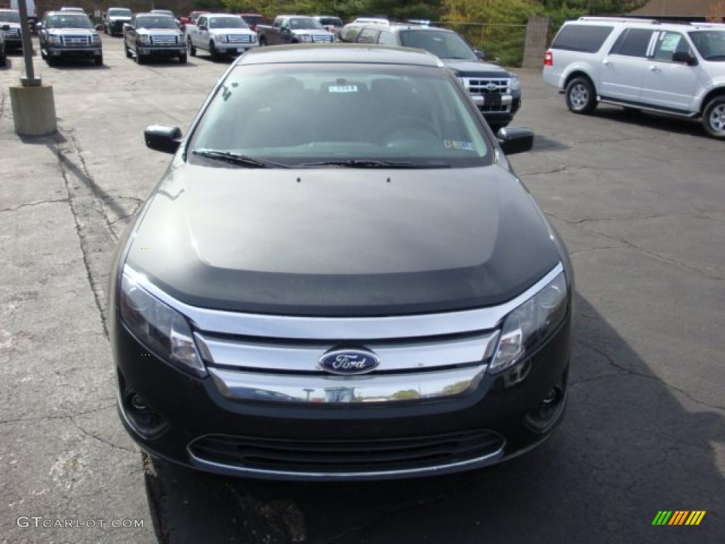 2010 Fusion SE V6 - Atlantis Green Metallic / Charcoal Black photo #11