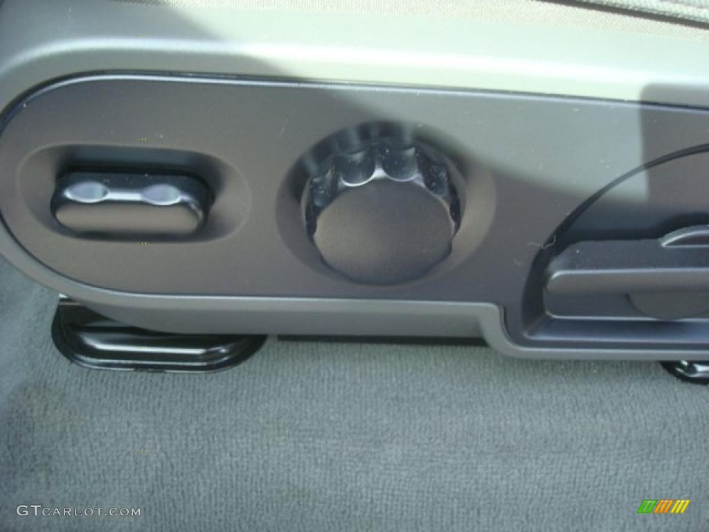 2006 F150 XLT SuperCab 4x4 - Smokestone Metallic / Medium/Dark Flint photo #16