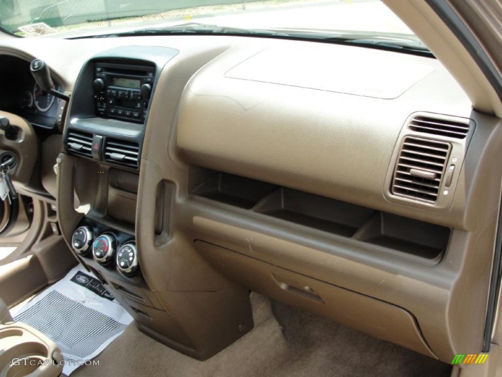 2004 CR-V LX - Mojave Mist Metallic / Saddle photo #28