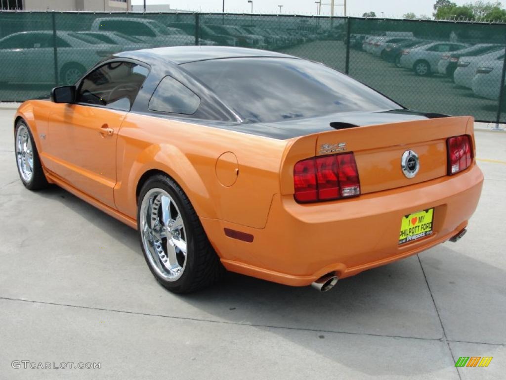 2007 Mustang GT Premium Coupe - Grabber Orange / Light Graphite photo #5