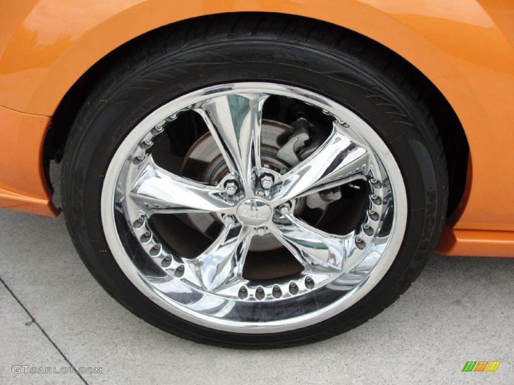 2007 Mustang GT Premium Coupe - Grabber Orange / Light Graphite photo #17