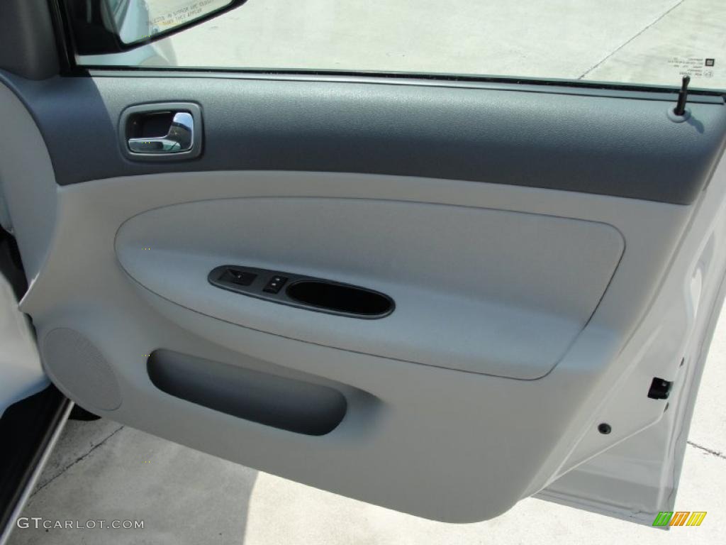 2007 Cobalt LT Sedan - Ultra Silver Metallic / Gray photo #24