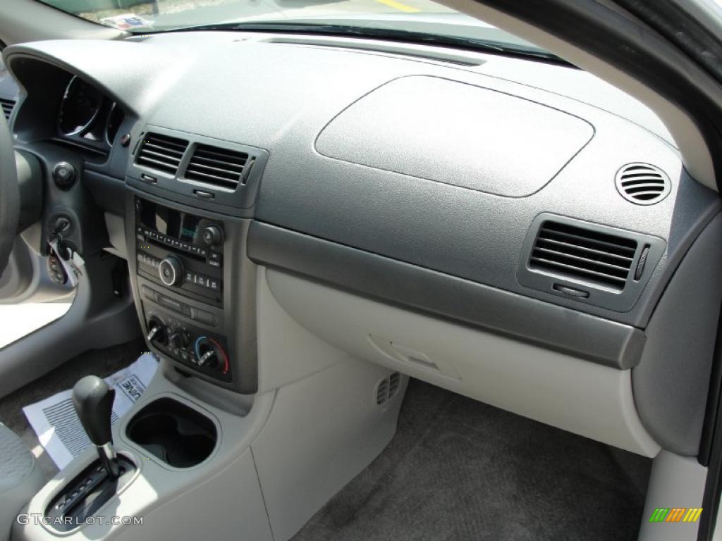2007 Cobalt LT Sedan - Ultra Silver Metallic / Gray photo #25