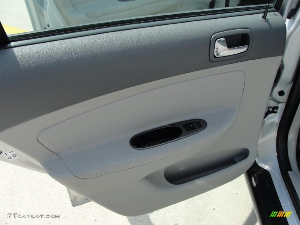 2007 Cobalt LT Sedan - Ultra Silver Metallic / Gray photo #30