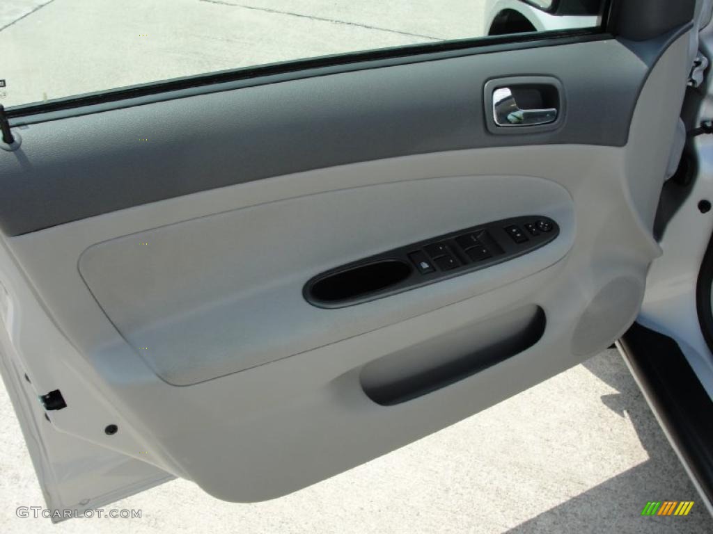 2007 Cobalt LT Sedan - Ultra Silver Metallic / Gray photo #32