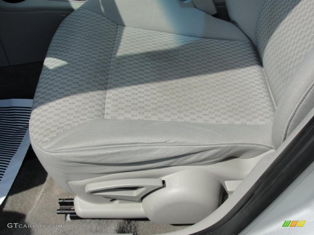 2007 Cobalt LT Sedan - Ultra Silver Metallic / Gray photo #35