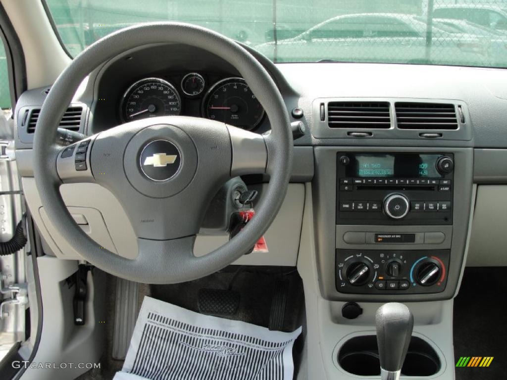 2007 Cobalt LT Sedan - Ultra Silver Metallic / Gray photo #36