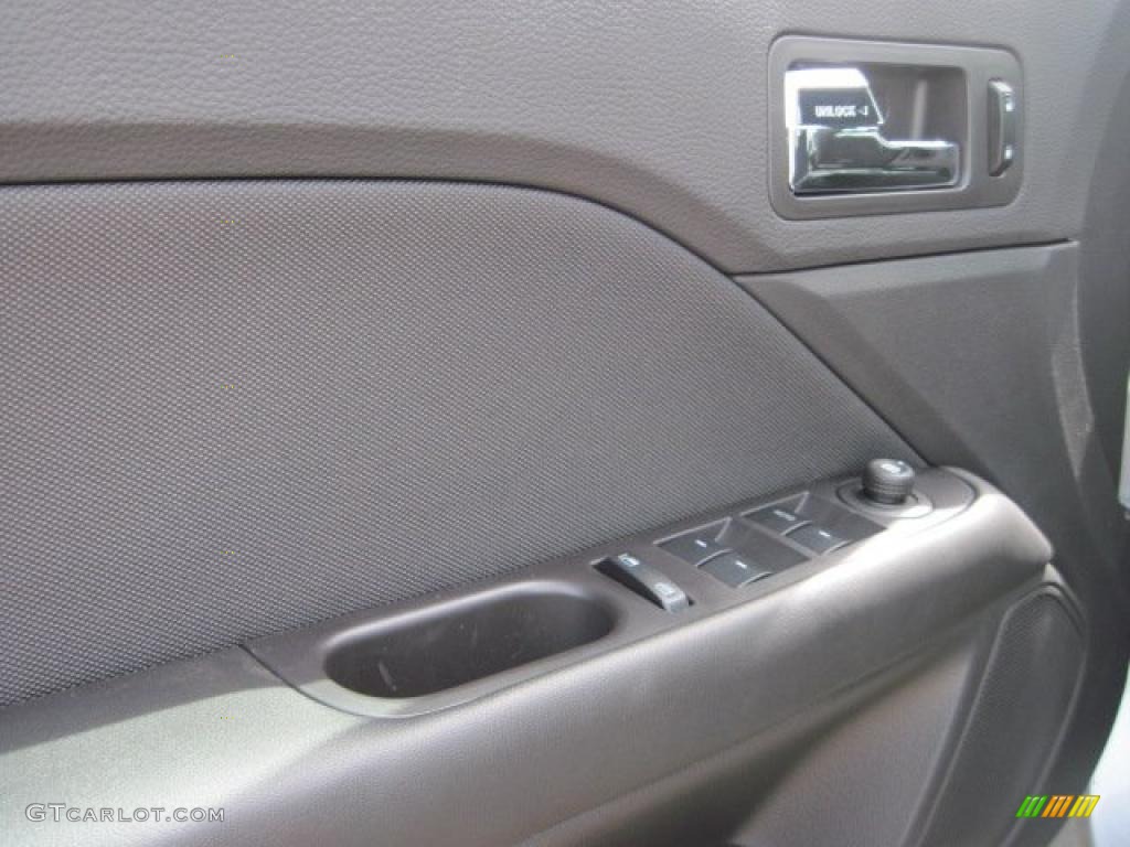 2010 Fusion SE - Brilliant Silver Metallic / Charcoal Black photo #5