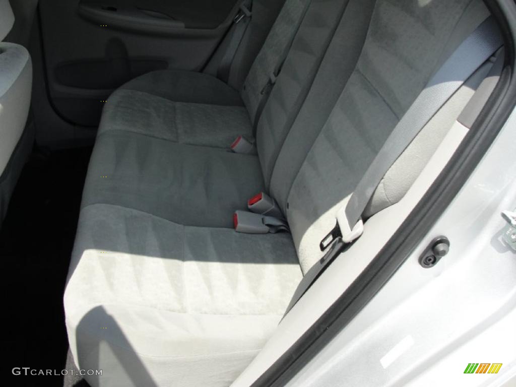 2009 Corolla LE - Classic Silver Metallic / Ash photo #28