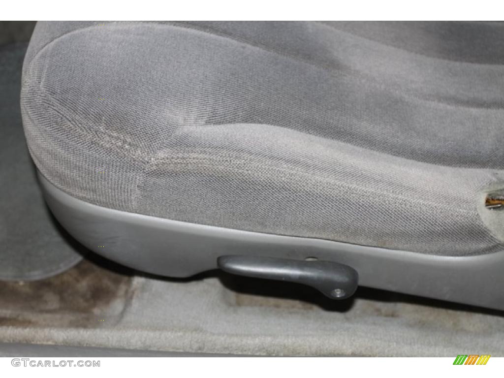 2001 Malibu Sedan - Galaxy Silver Metallic / Gray photo #28