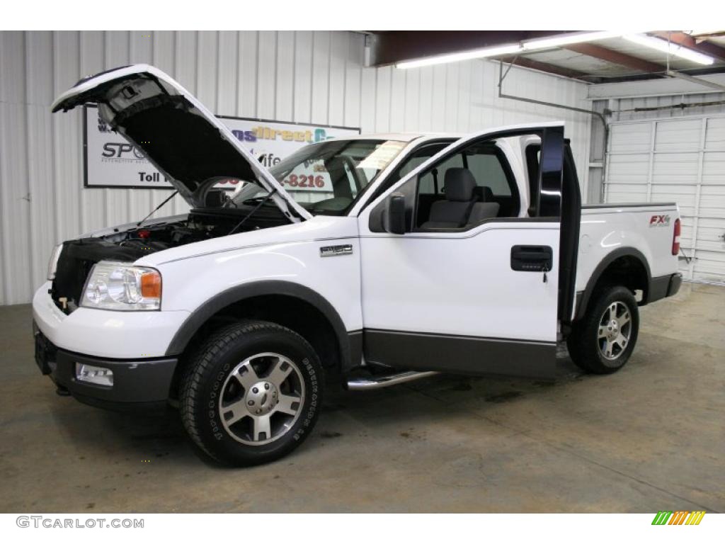 2004 F150 FX4 Regular Cab 4x4 - Oxford White / Black/Medium Flint photo #42