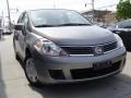 Brillant Silver - Versa 1.8 S Hatchback Photo No. 1