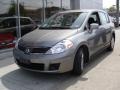 Brillant Silver - Versa 1.8 S Hatchback Photo No. 3