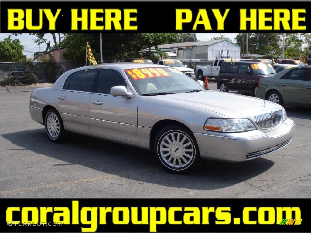 Silver Birch Metallic Lincoln Town Car