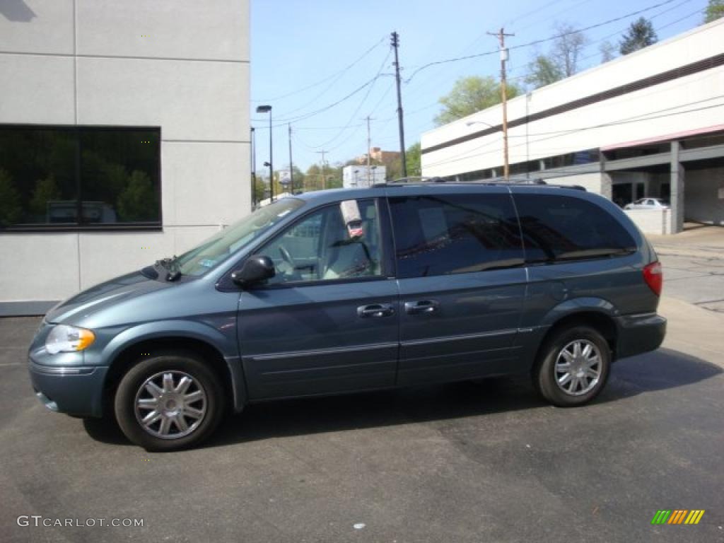 Magnesium Pearl Chrysler Town & Country