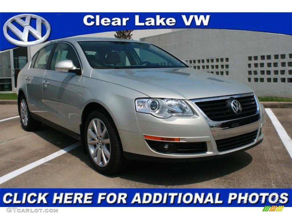 2010 Passat Komfort Sedan - White Gold Metallic / Cornsilk Beige photo #1