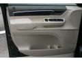 Meteor Gray Metallic - Routan SE Photo No. 13