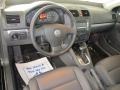 Black - Jetta SE Sedan Photo No. 12