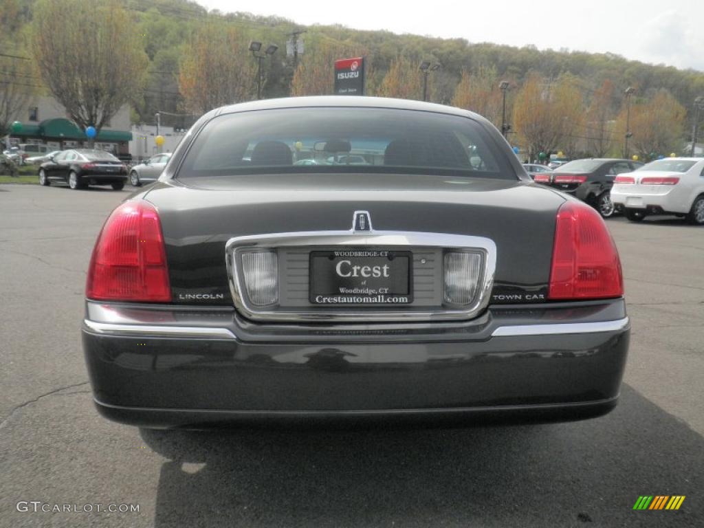 2007 Town Car Signature - Charcoal Beige Metallic / Black photo #5