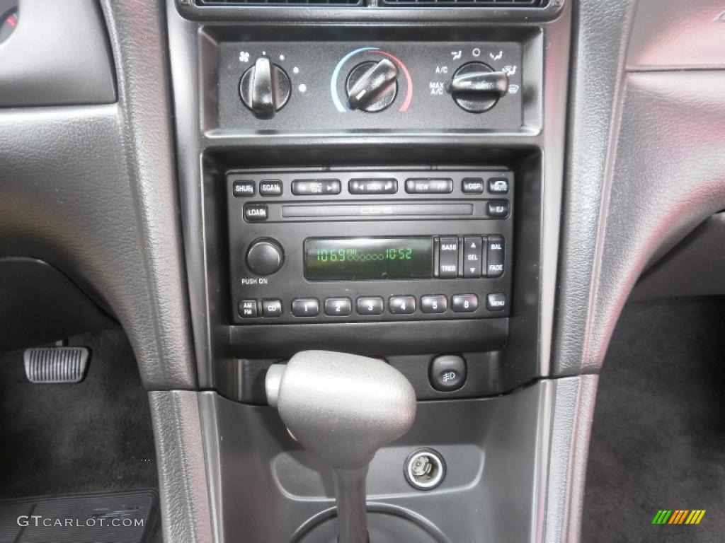 2001 Mustang GT Coupe - Silver Metallic / Dark Charcoal photo #14