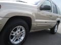 Champagne Pearlcoat - Grand Cherokee Limited 4x4 Photo No. 27