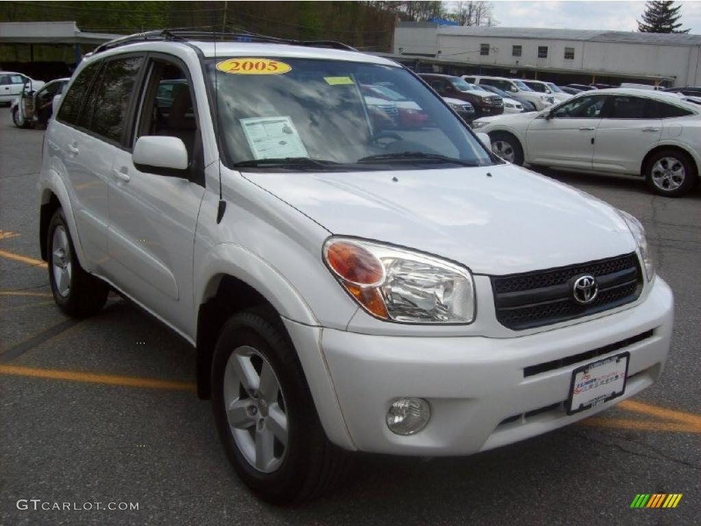 2005 RAV4 4WD - Frosted White Pearl / Taupe photo #1