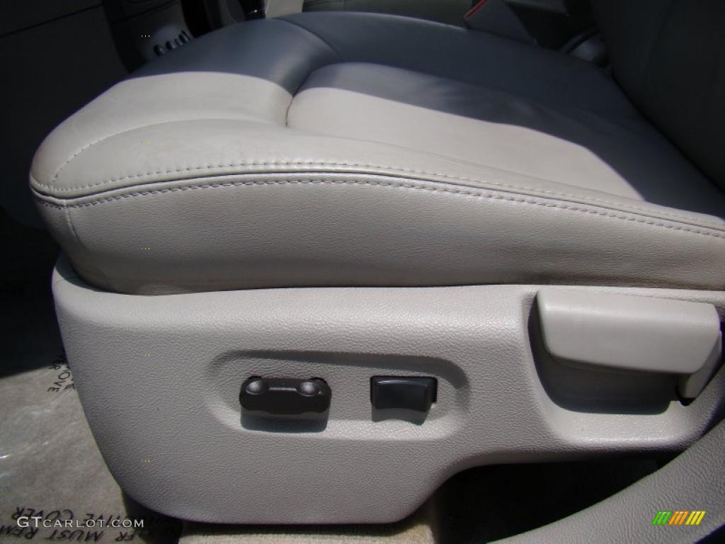 2006 HHR LT - Black / Gray photo #11